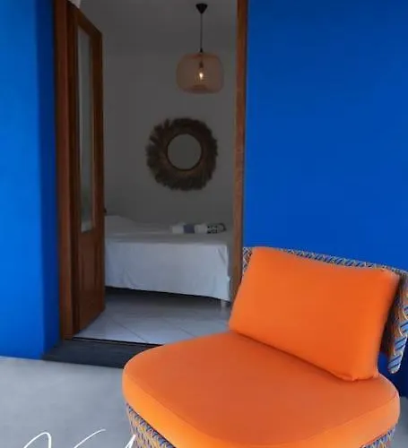 Ravissante Maison Bleue - Azzura Bed & Breakfast *